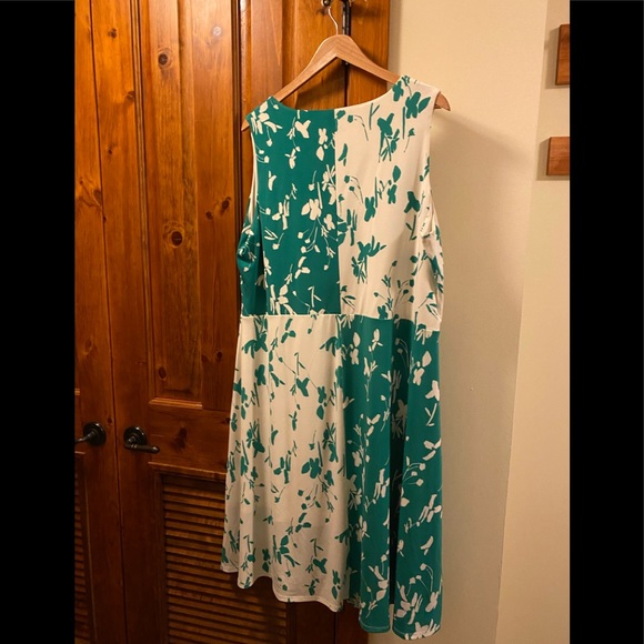ALFANI green and white sleeveless floral dress - Picture 5 of 5